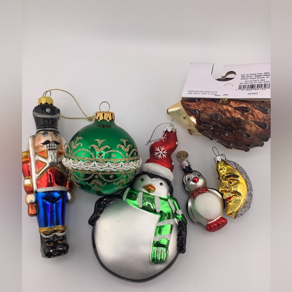 Lot of 6 New and Vintage Glass Christmas Ornaments